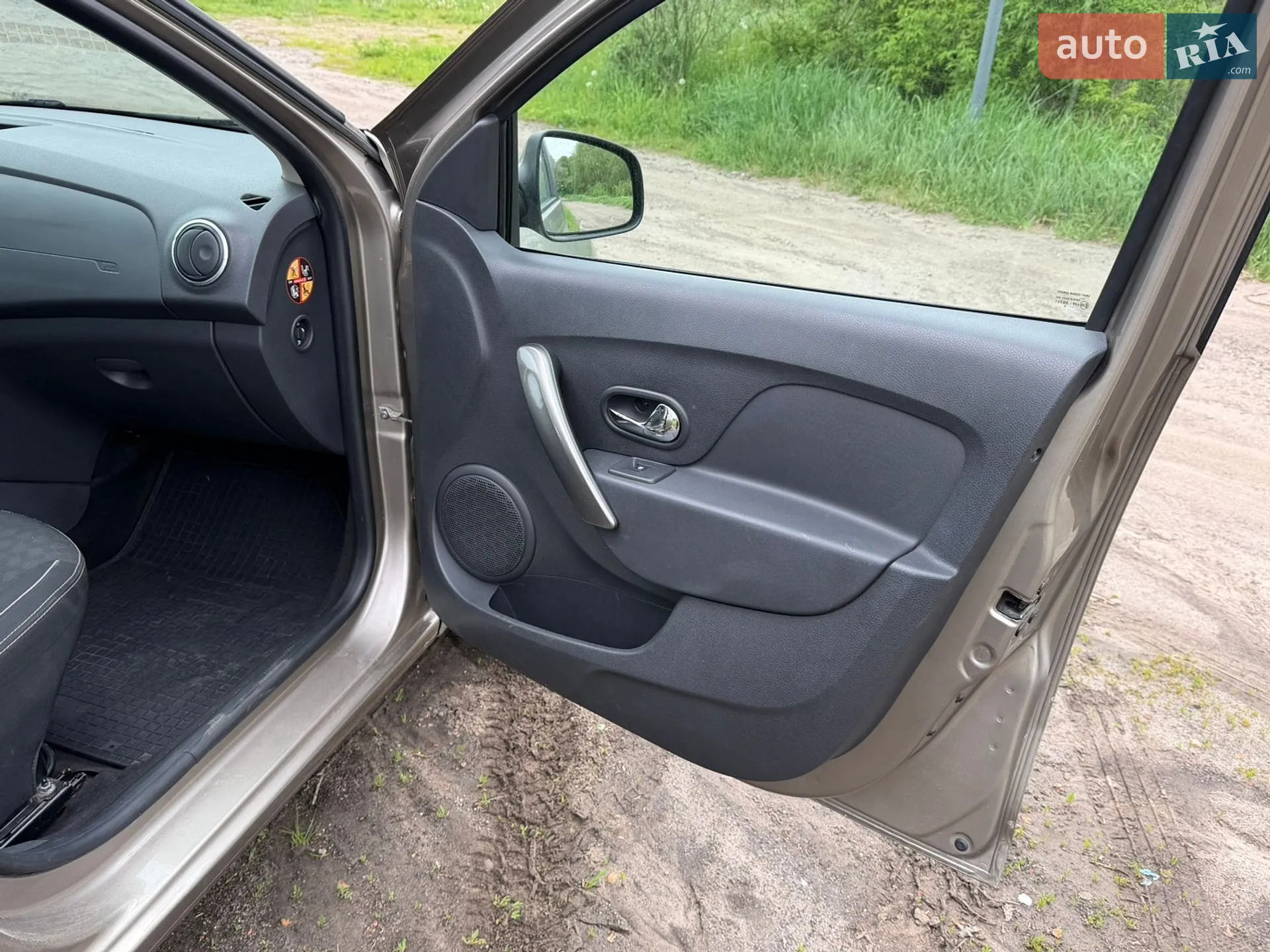 2015 Renault Logan - мініатюра 17