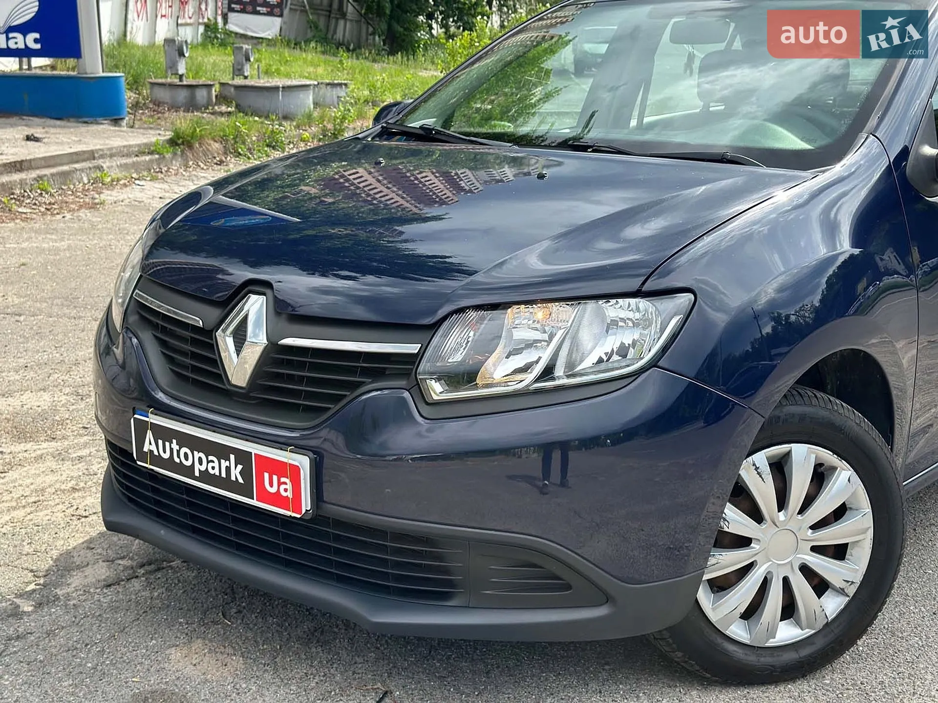 2015 Renault Logan - мініатюра 2