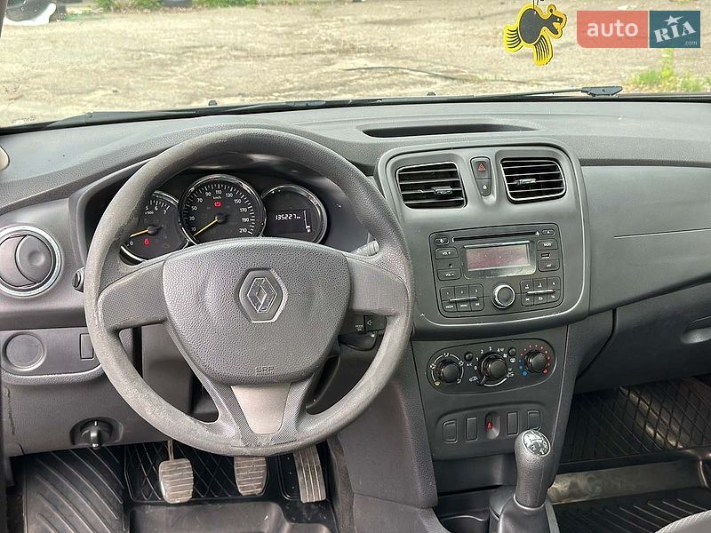Седан Renault Logan 2015 в Києві