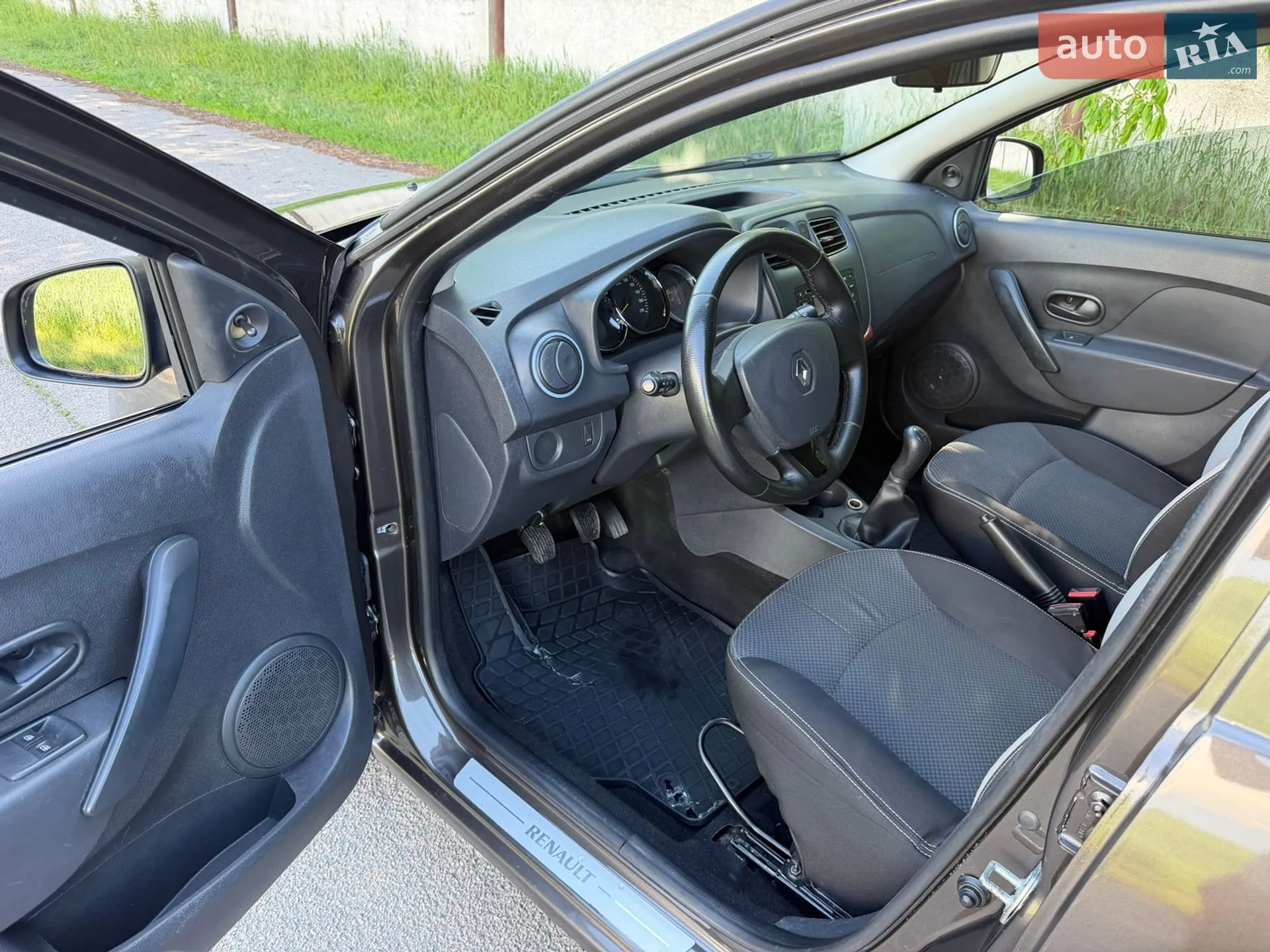 2016 Renault Logan - мініатюра 13