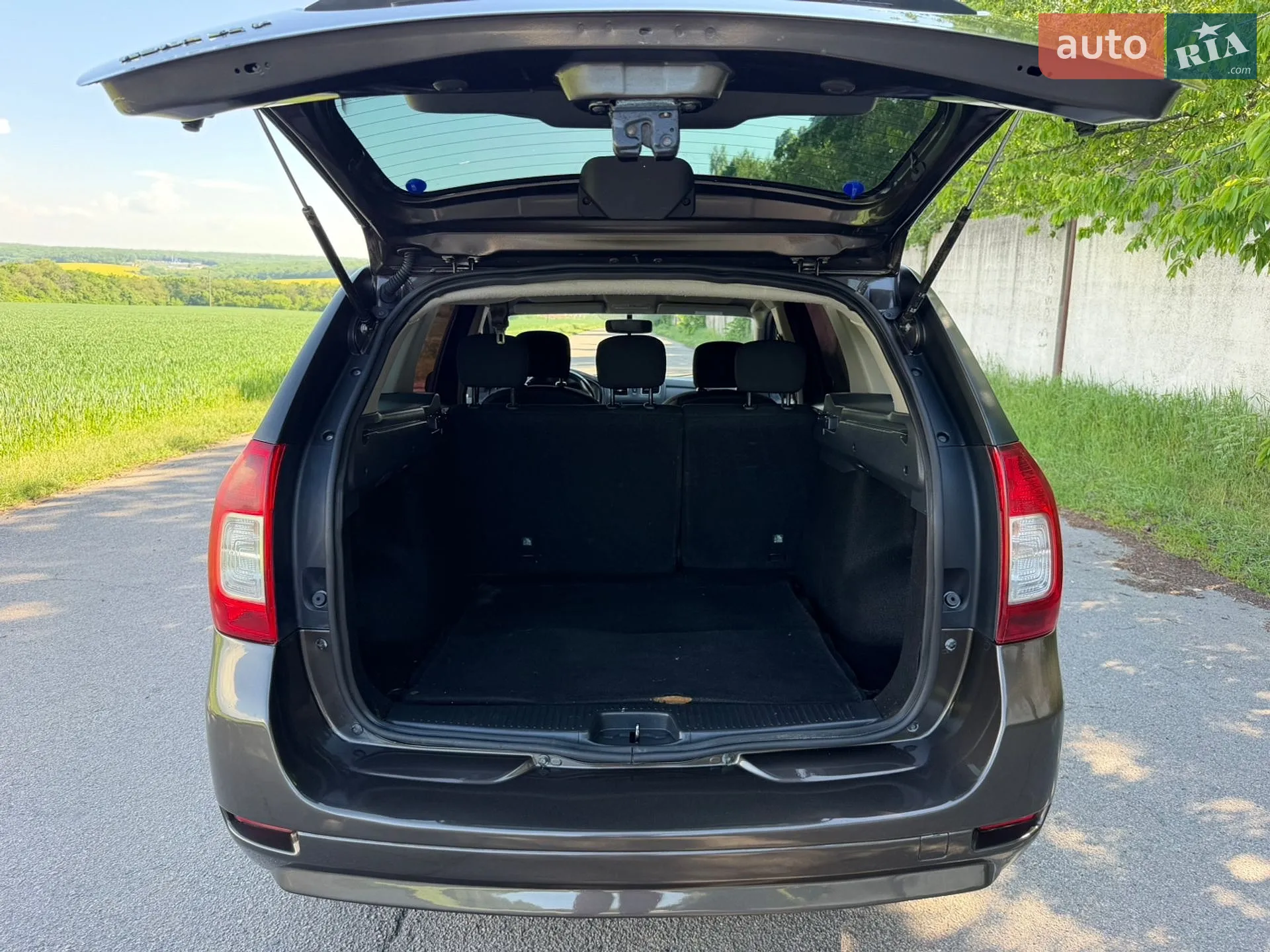 2016 Renault Logan - мініатюра 23