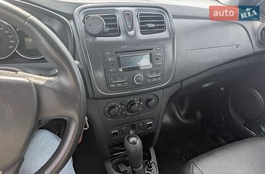 Седан Renault Logan 2013 в Вышгороде