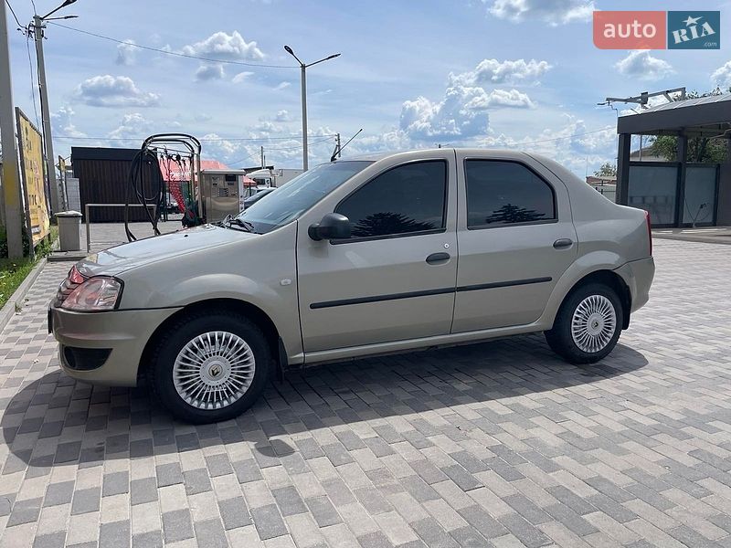 Седан Renault Logan 2011 в Лубнах
