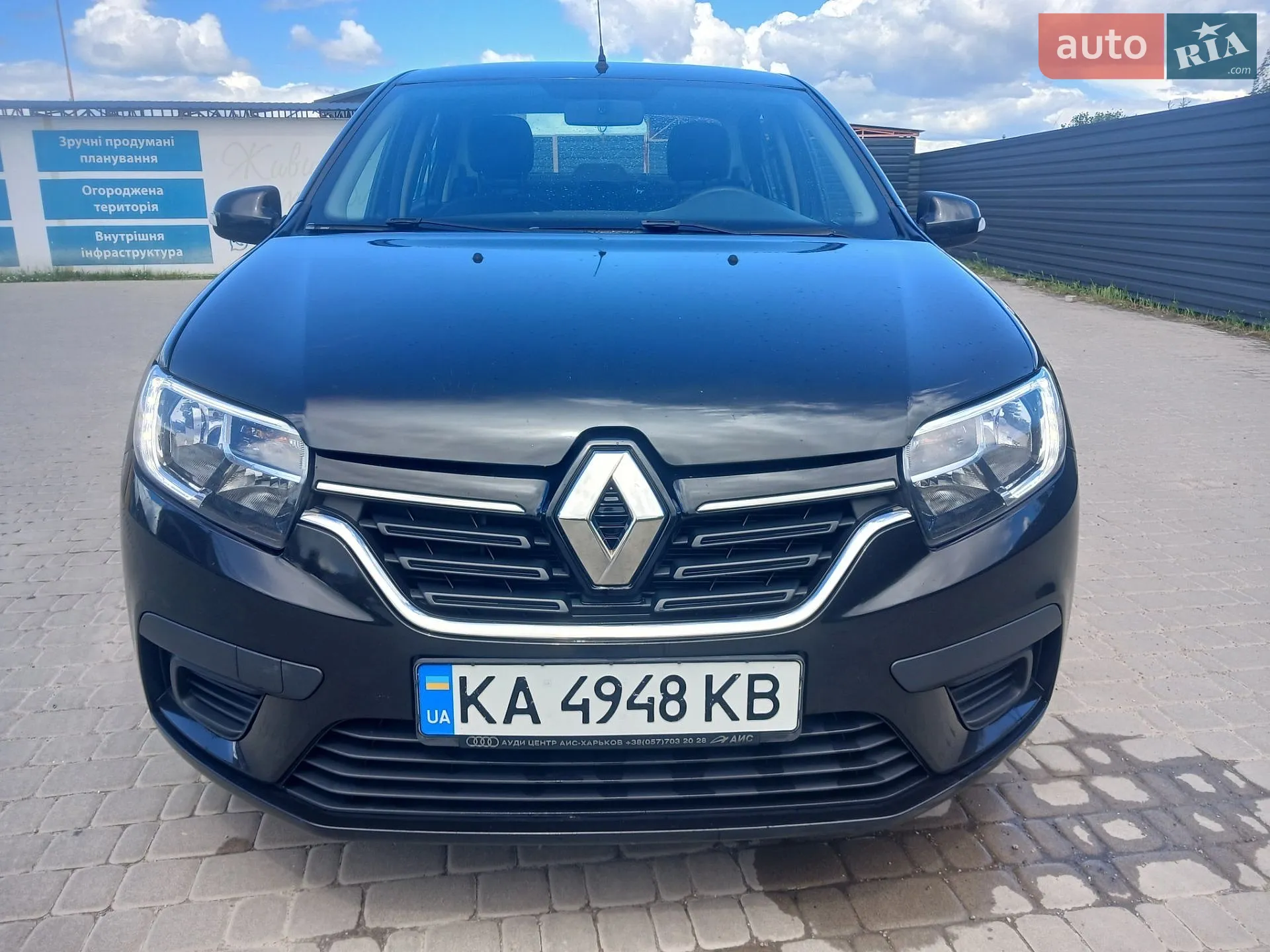 2019 Renault Logan - фото 1