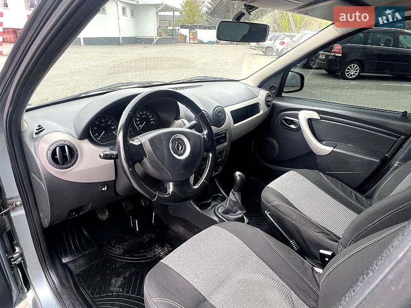 Седан Renault Logan 2010 в Кременчуці