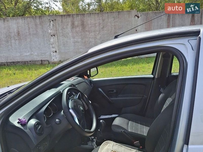 Седан Renault Logan 2021 в Нововолынске