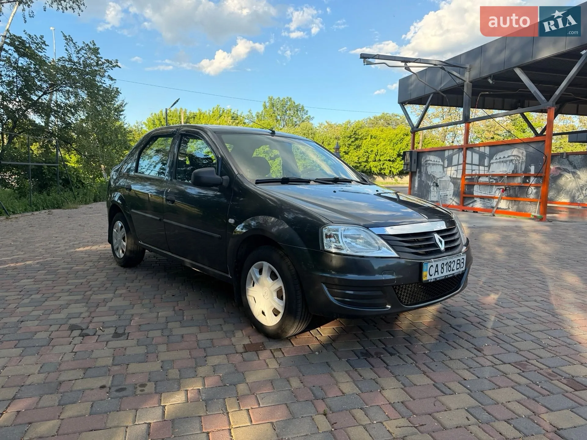 2010 Renault Logan - мініатюра 2