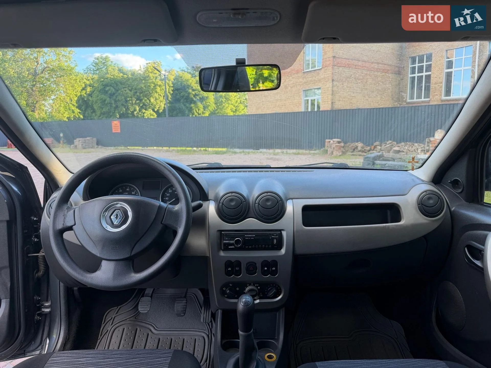 2010 Renault Logan - мініатюра 12
