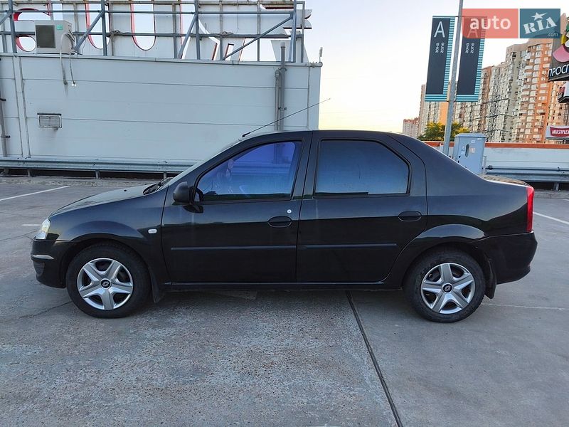 Седан Renault Logan 2012 в Киеве