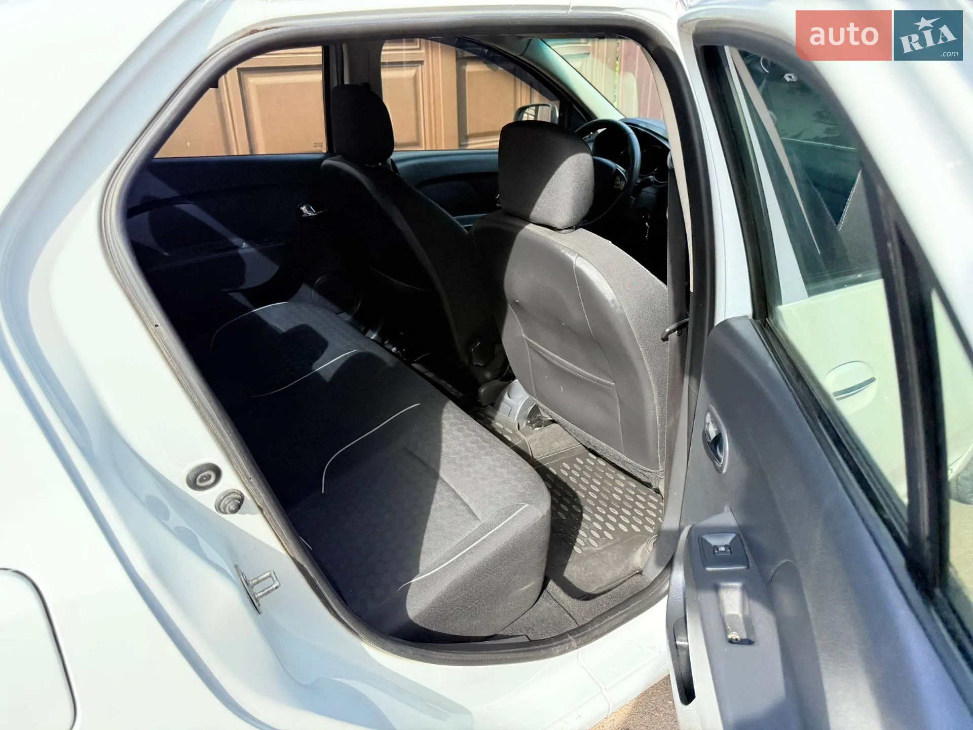 2016 Renault Logan - мініатюра 28