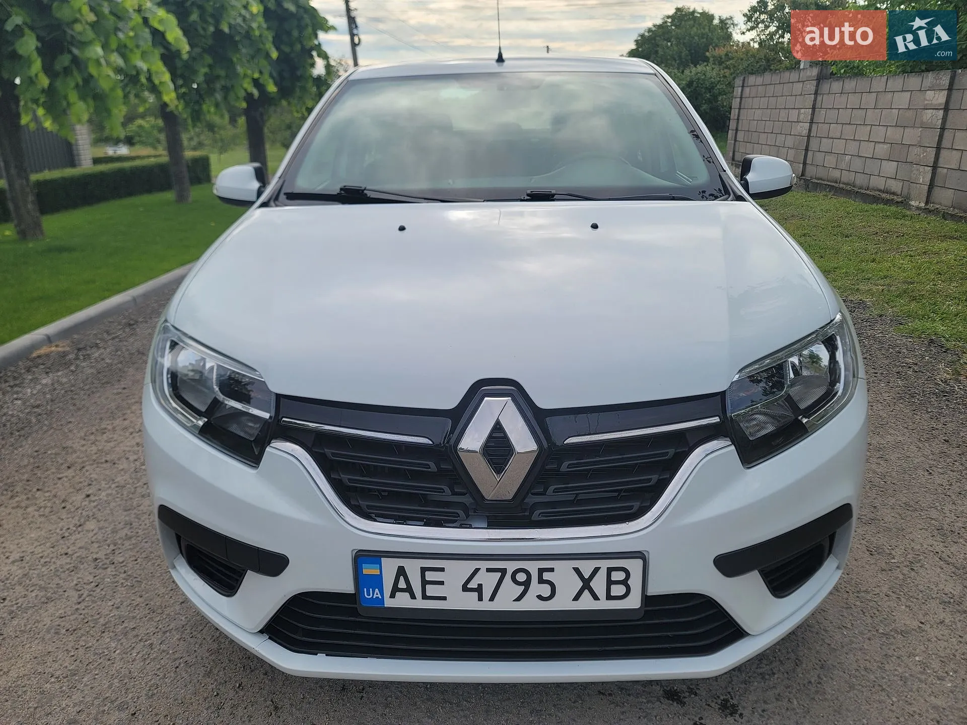 2020 Renault Logan - мініатюра 2
