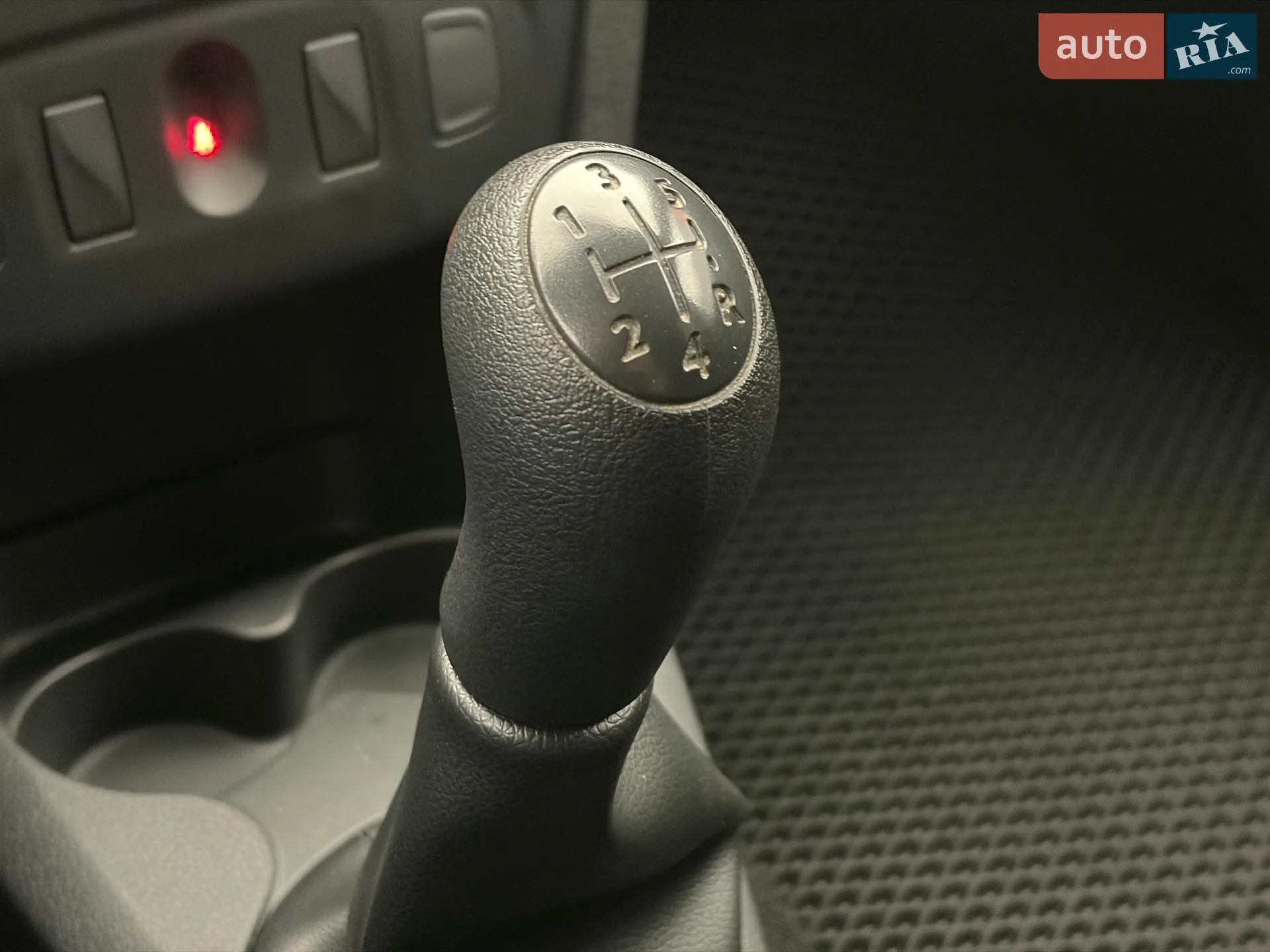 2020 Renault Logan - мініатюра 16
