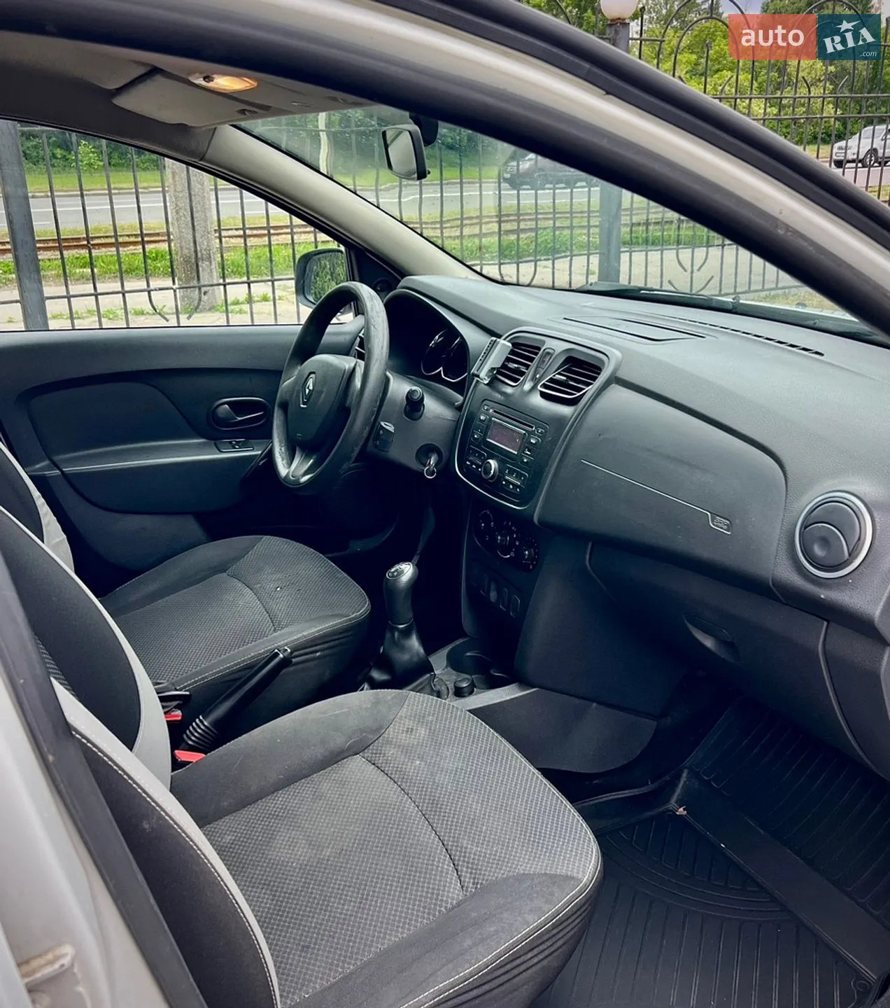 2013 Renault Logan - мініатюра 11