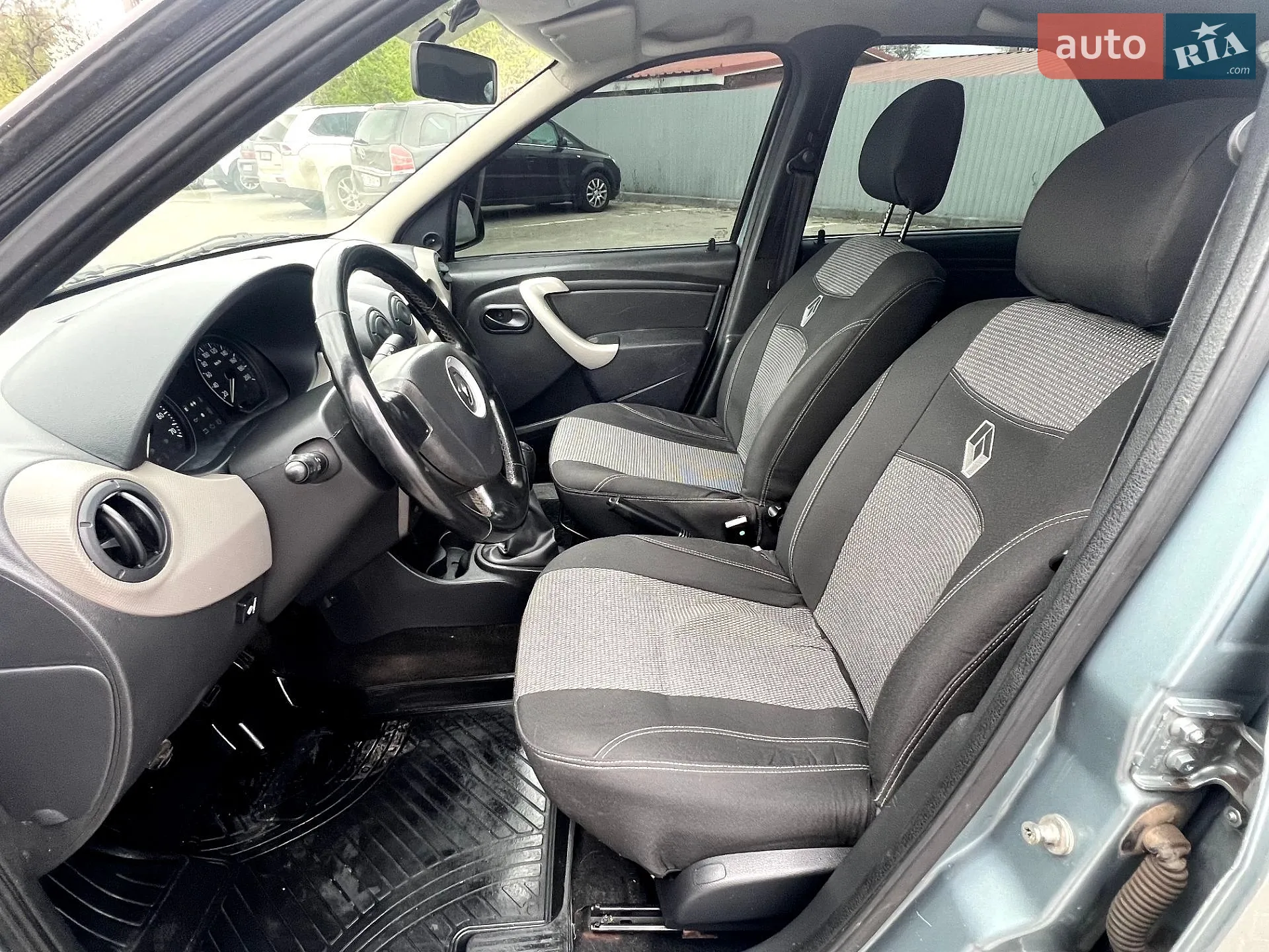 2010 Renault Logan - мініатюра 21