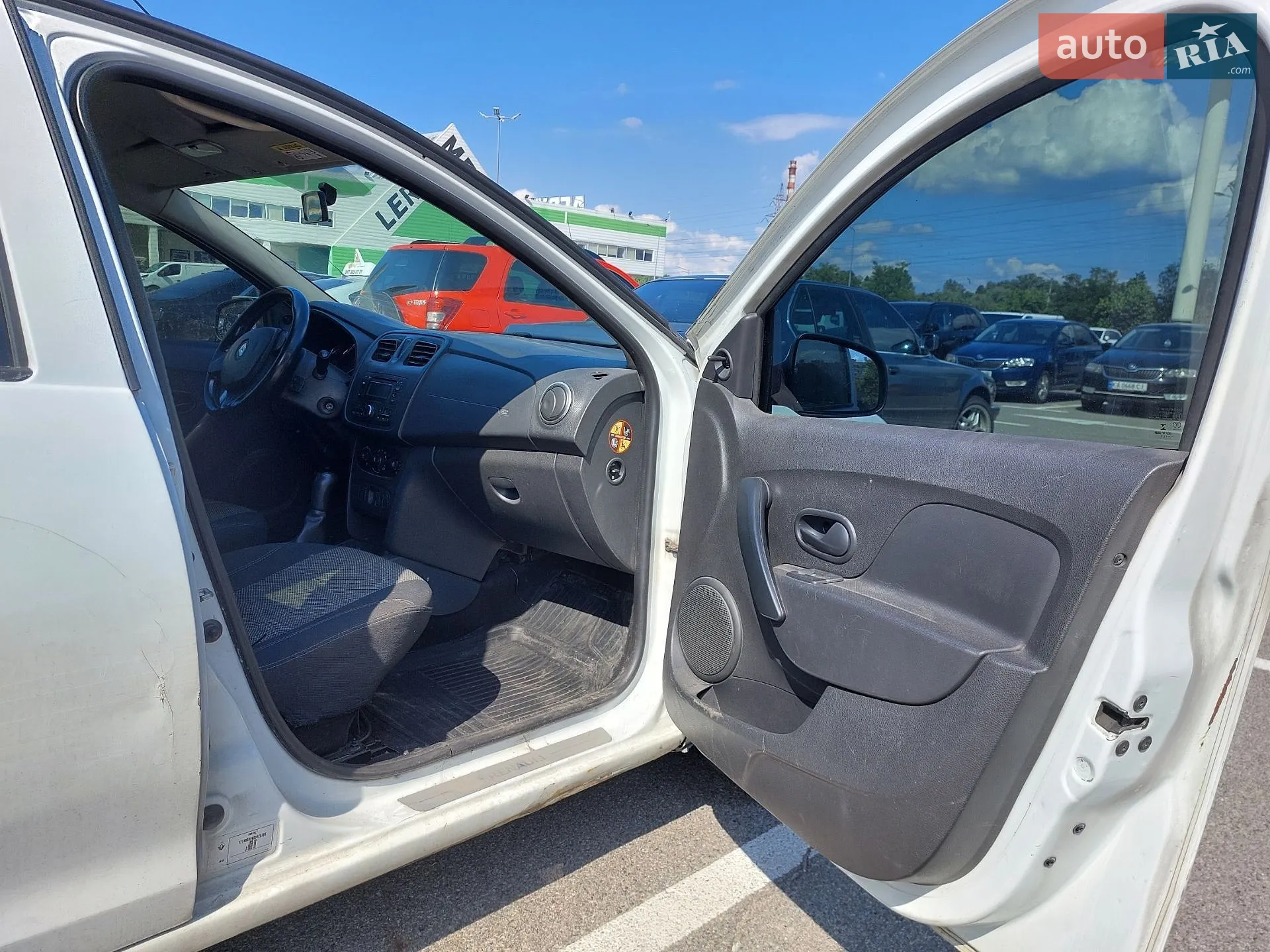 2015 Renault Logan - мініатюра 10