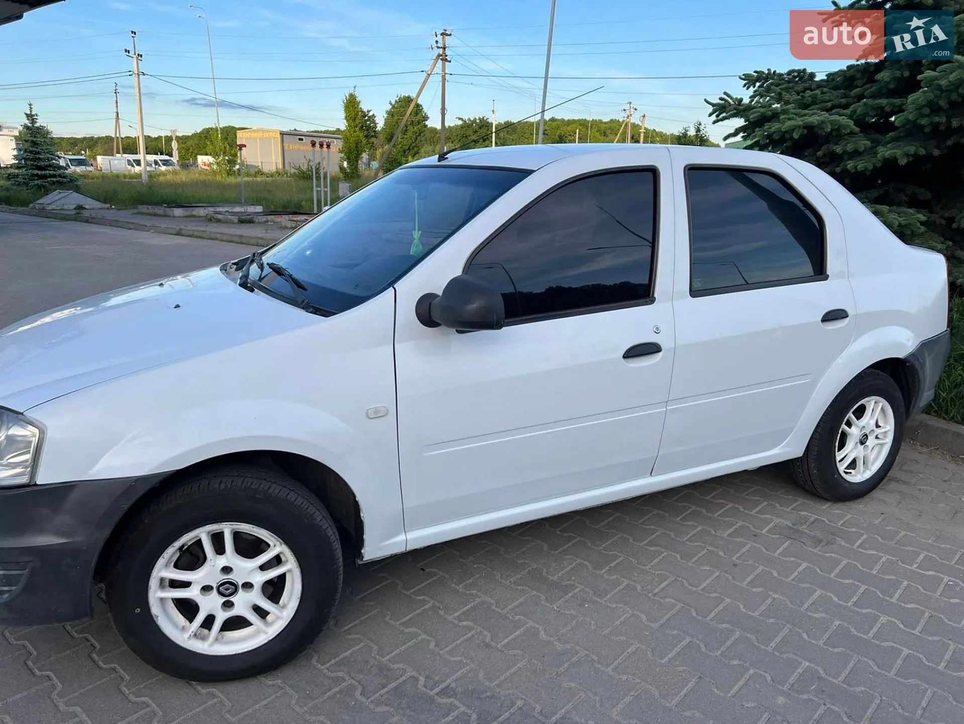 2011 Renault Logan - мініатюра 11