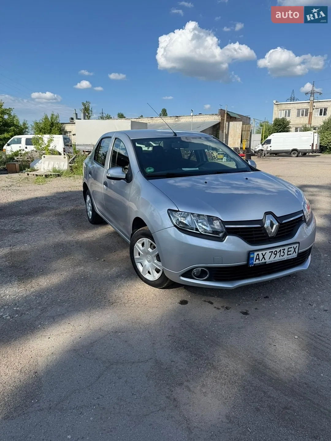 2015 Renault Logan - фото 1