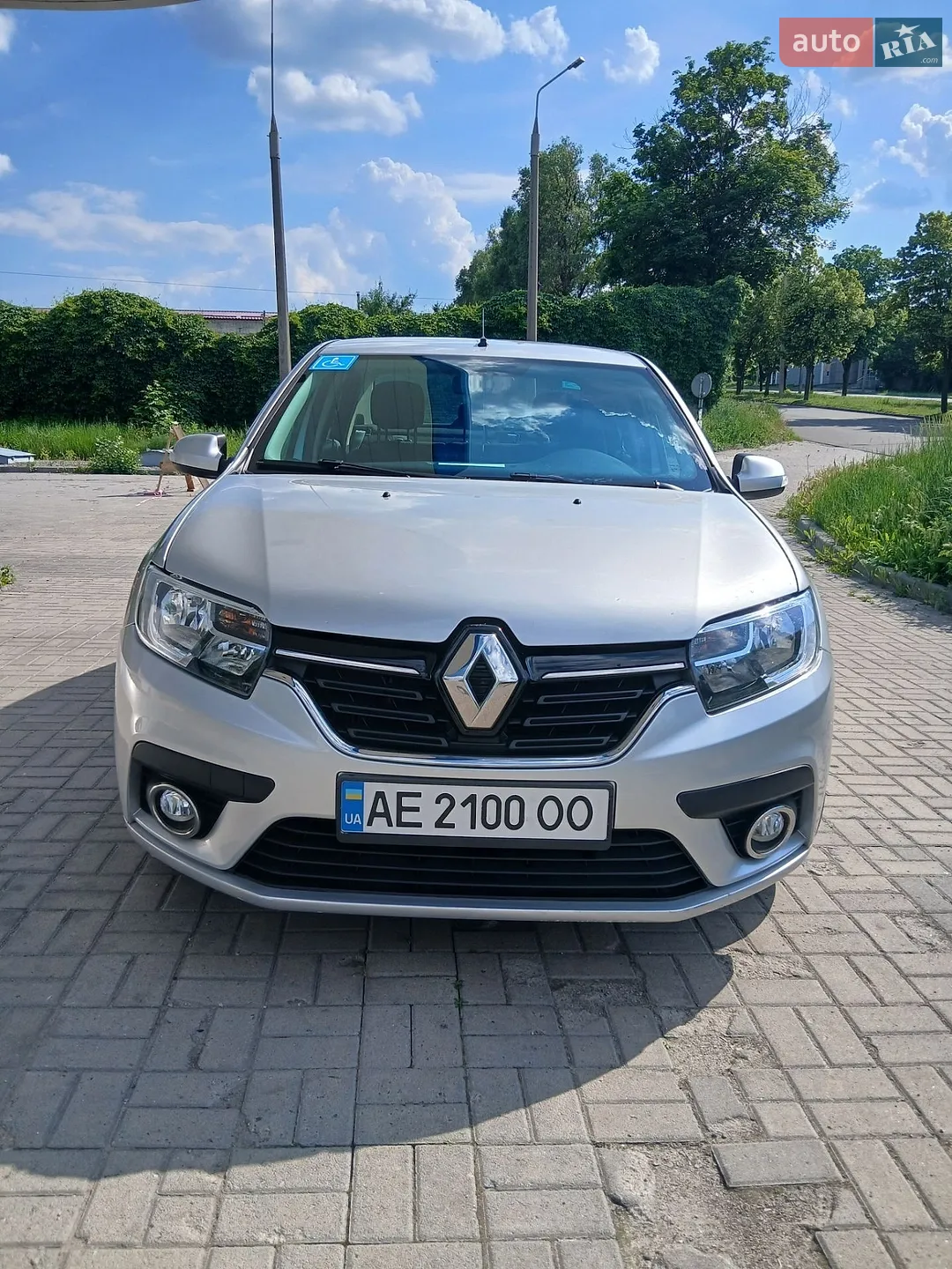 2017 Renault Logan - мініатюра 8