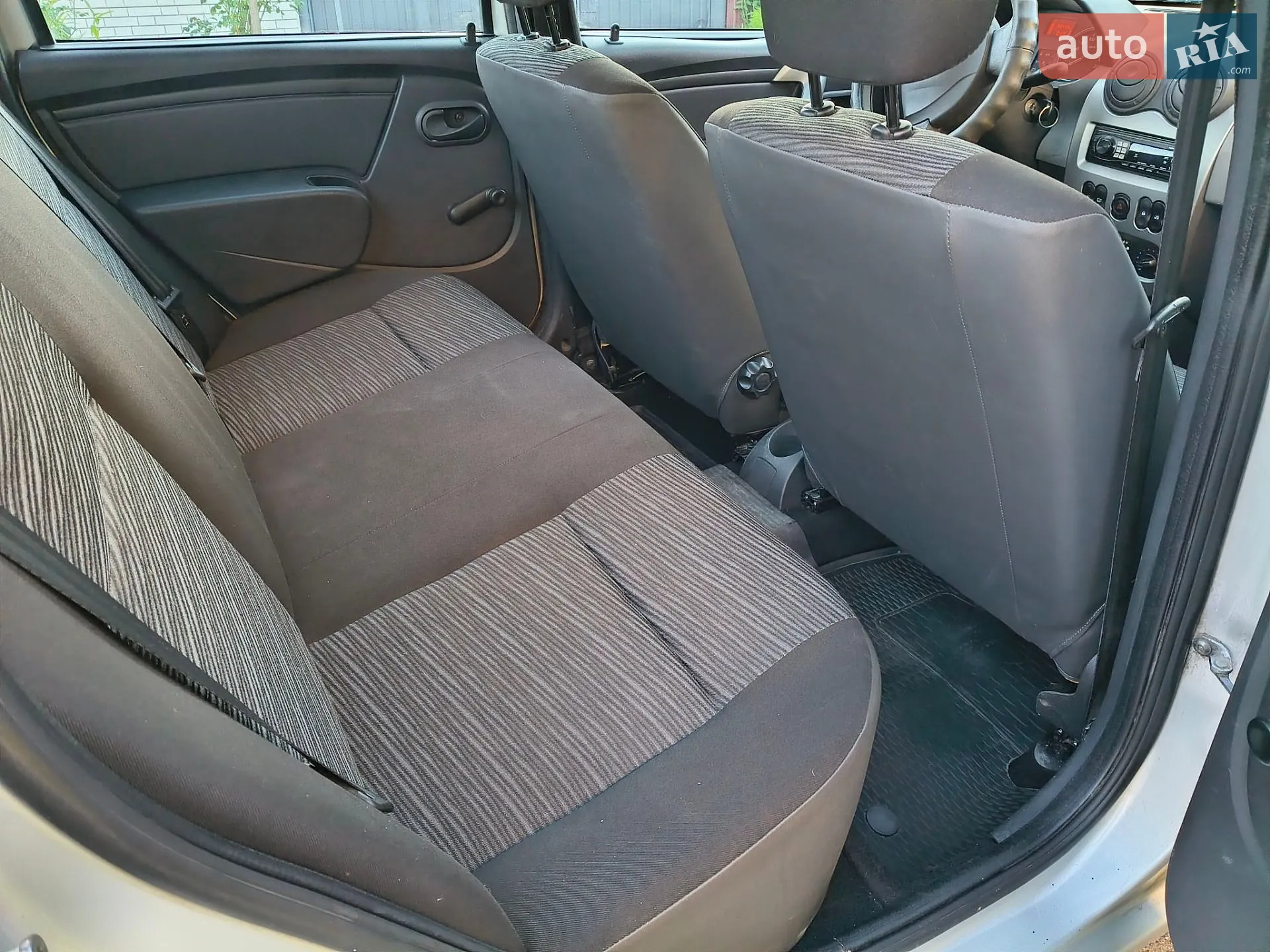 2011 Renault Logan - мініатюра 14