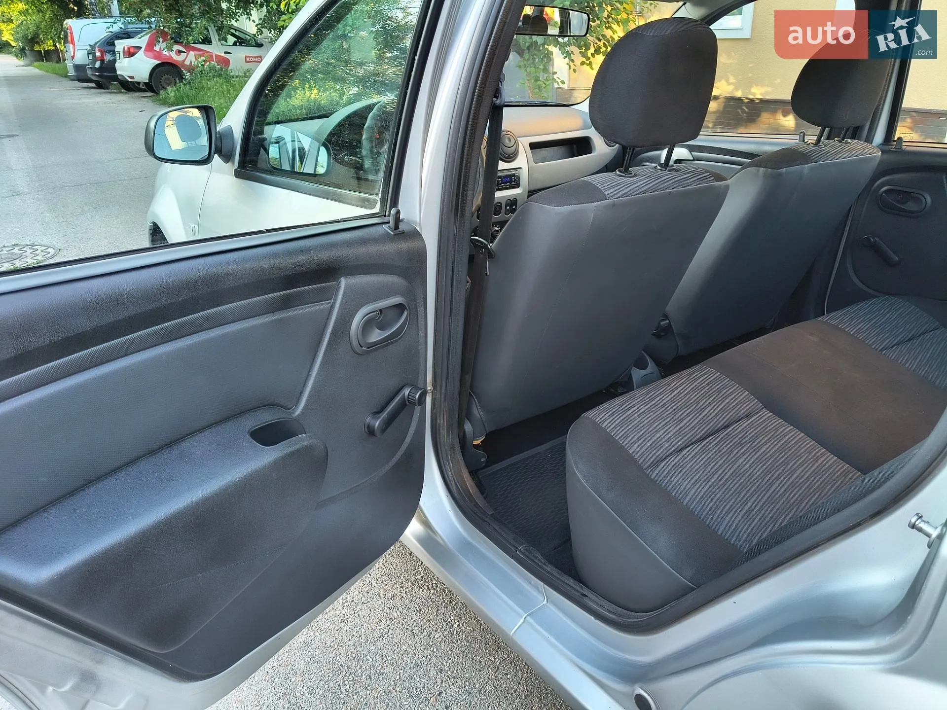 2011 Renault Logan - мініатюра 16