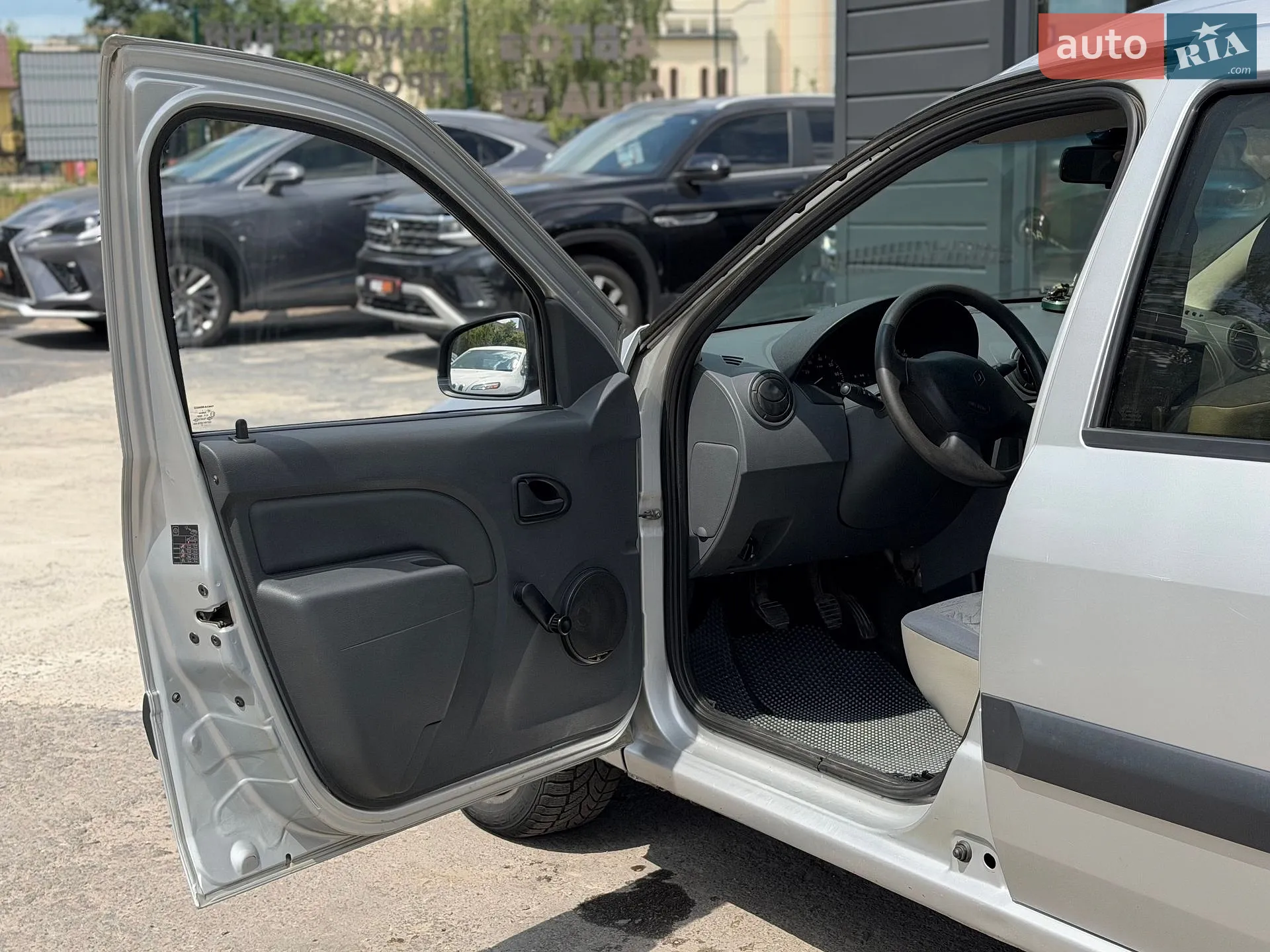 2010 Renault Logan - мініатюра 19
