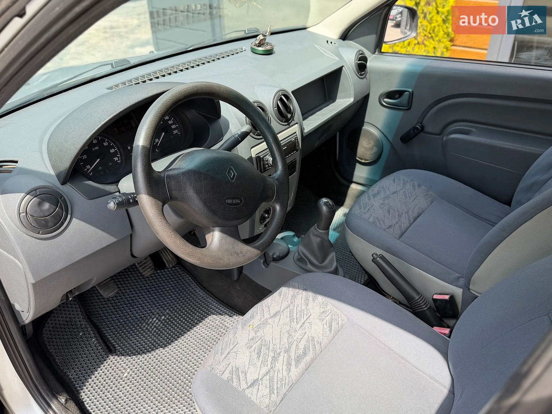 2010 Renault Logan - мініатюра 23