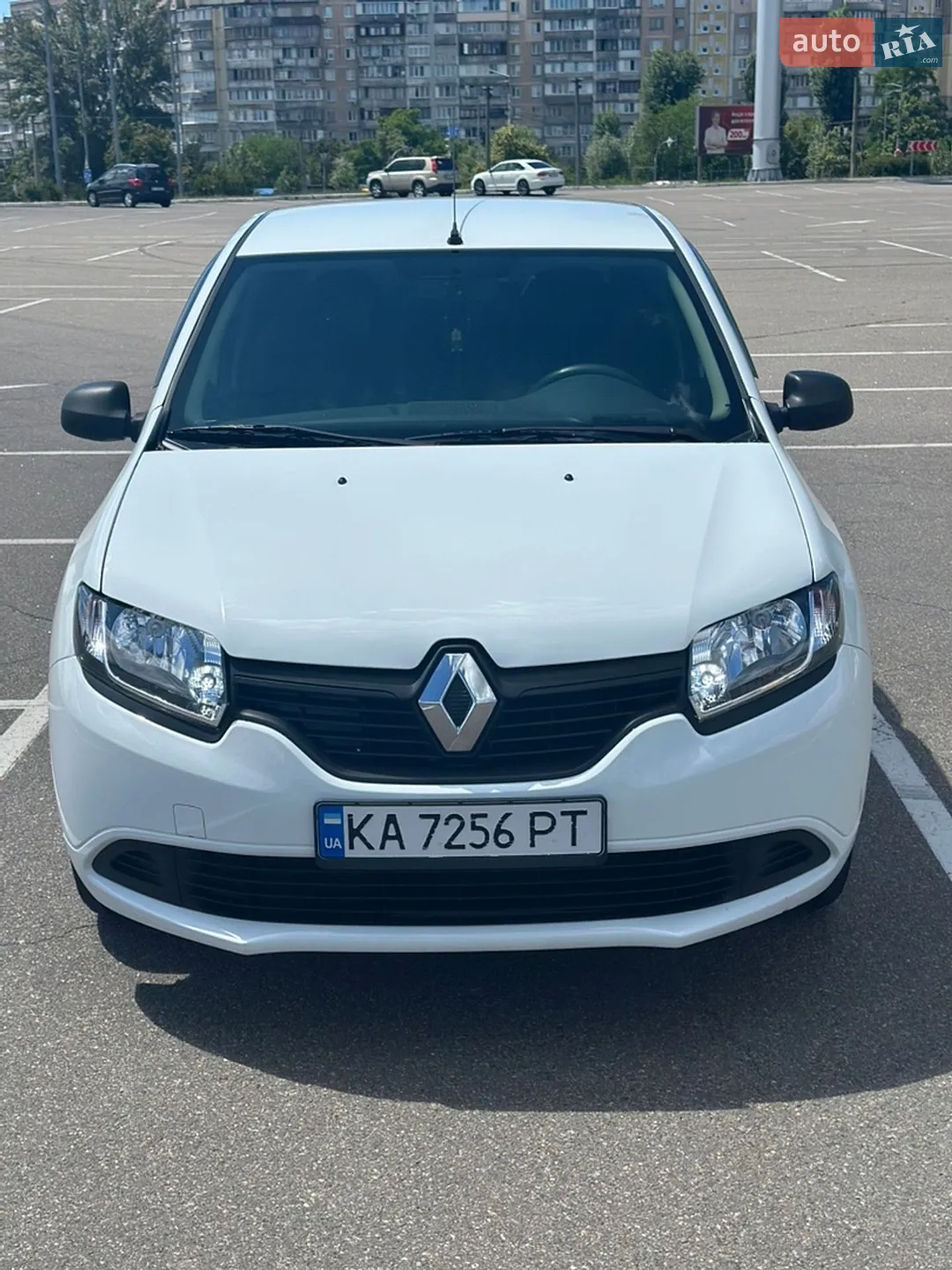 2014 Renault Logan - фото 1