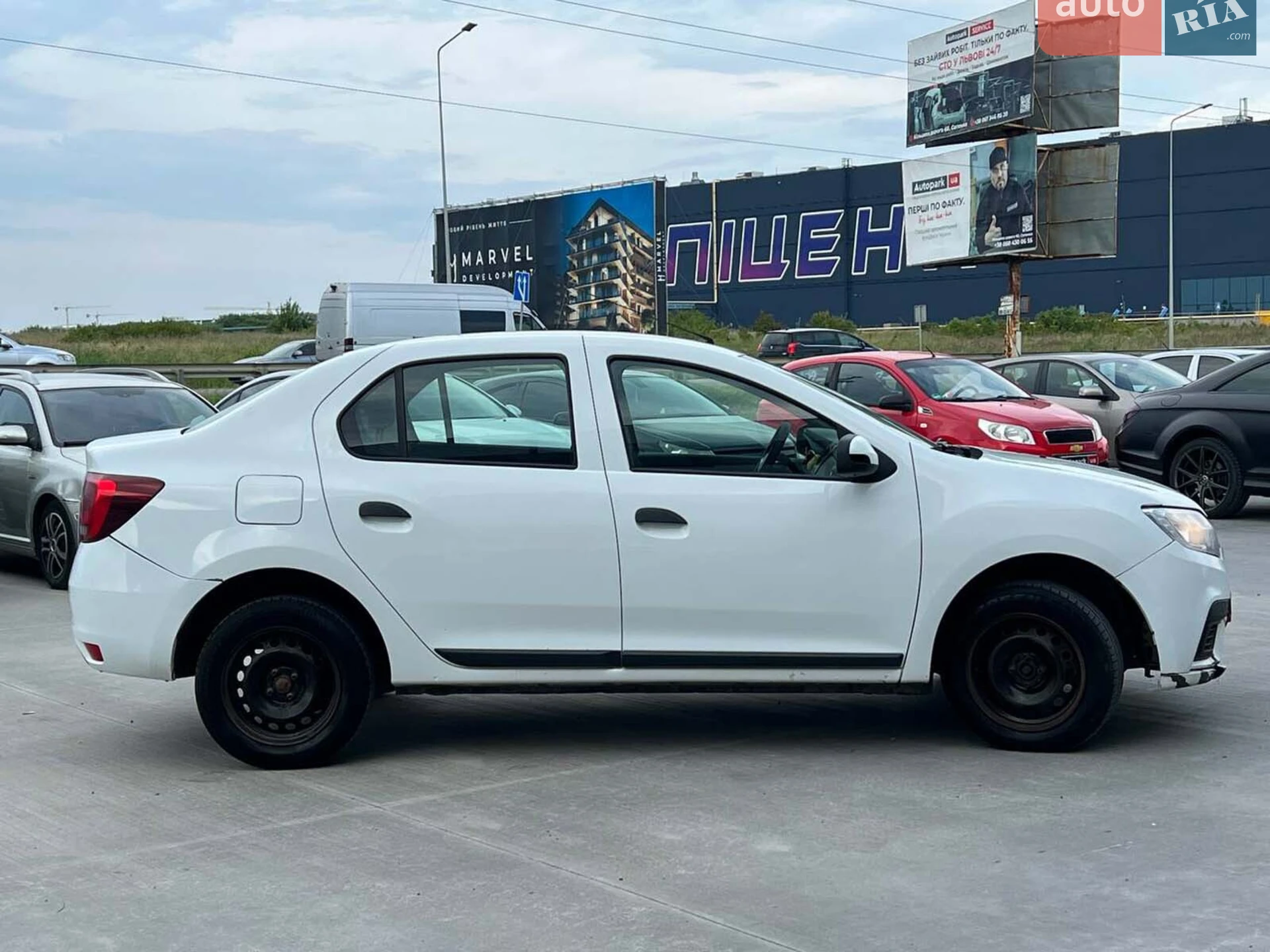 2019 Renault Logan - мініатюра 10