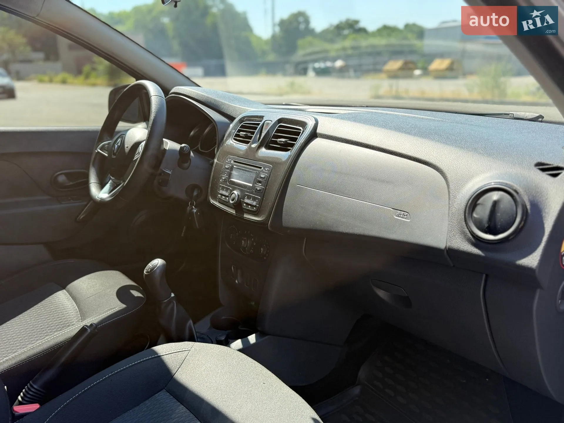 2017 Renault Logan - мініатюра 14