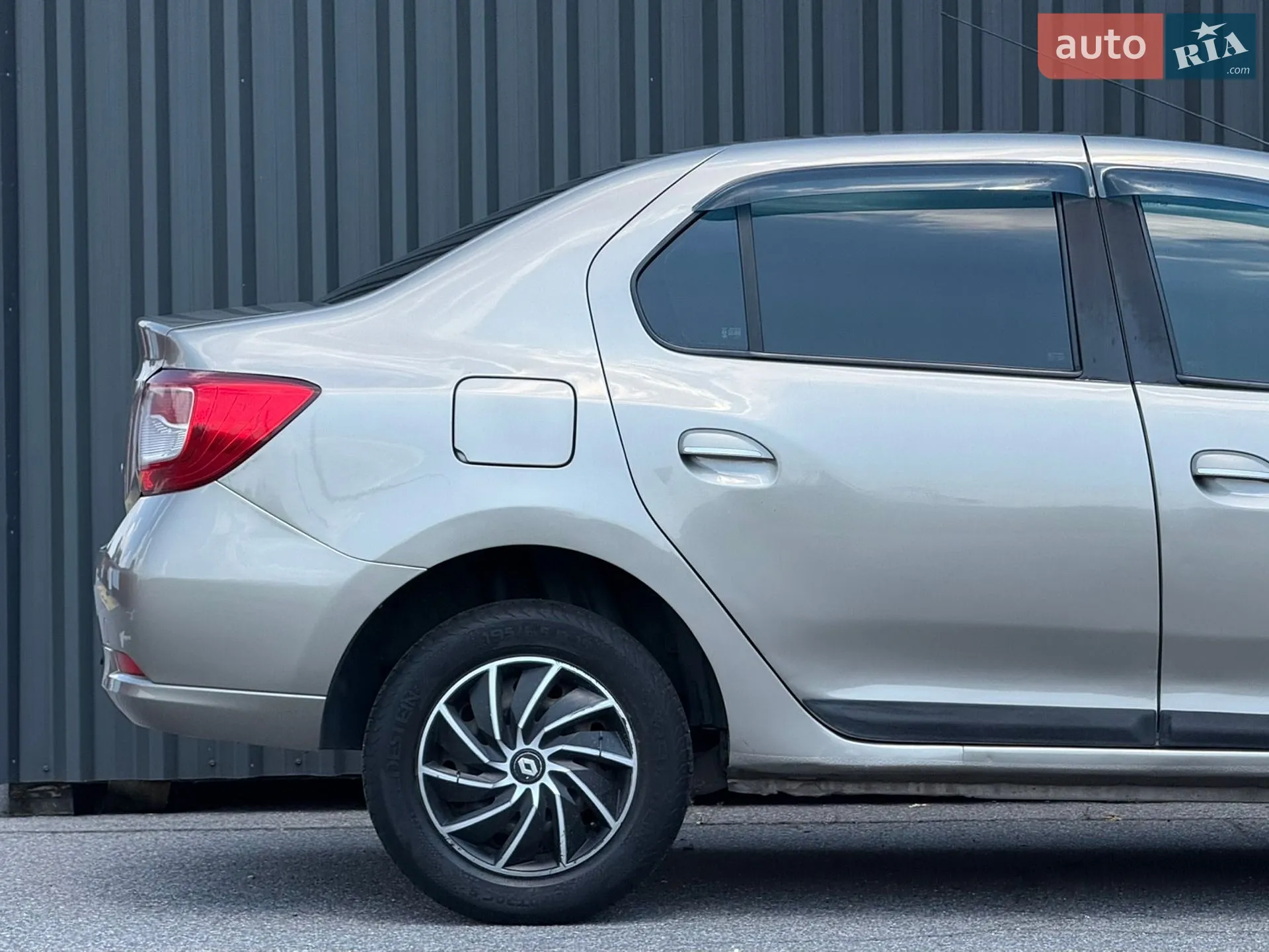2013 Renault Logan - мініатюра 8