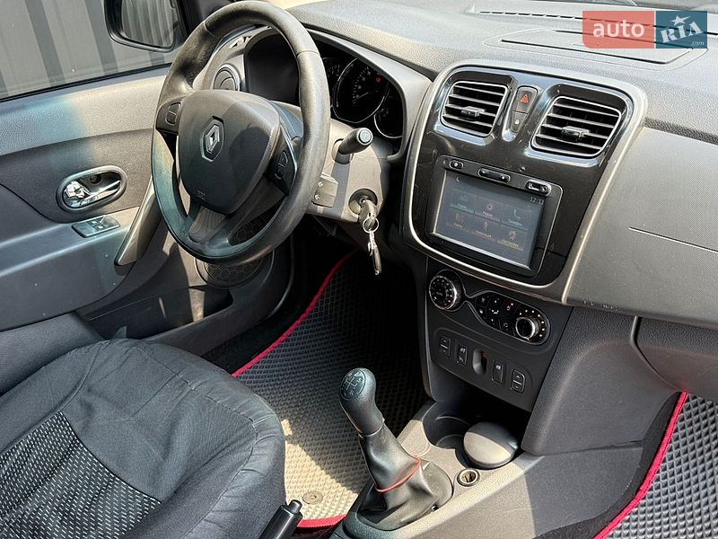 Седан Renault Logan 2013 в Киеве