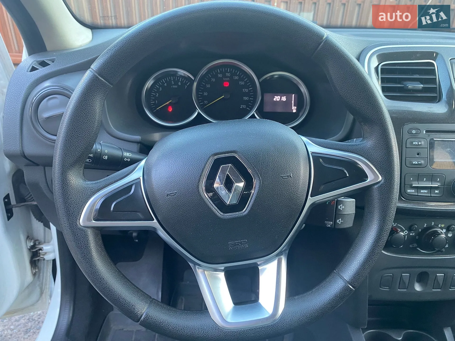 2017 Renault Logan - мініатюра 16