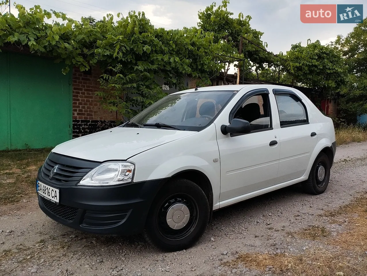 2011 Renault Logan - мініатюра 13
