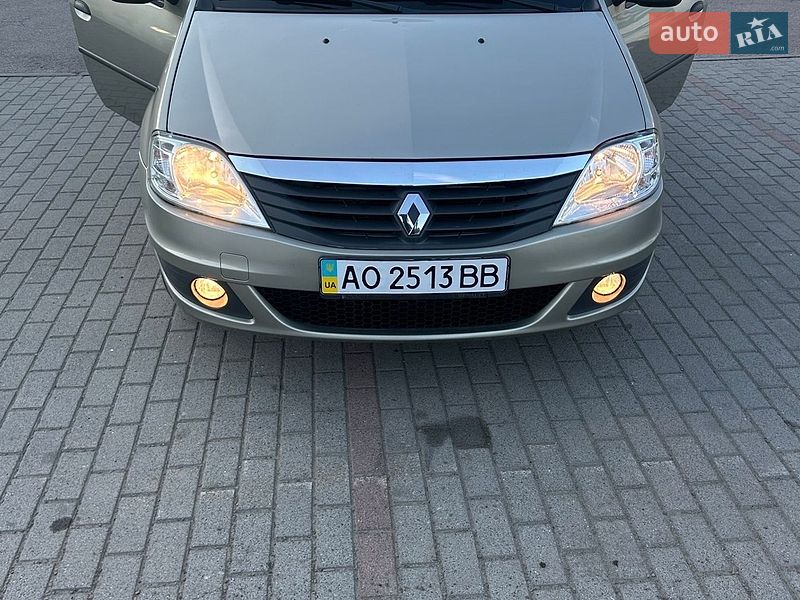 Renault Logan 2010