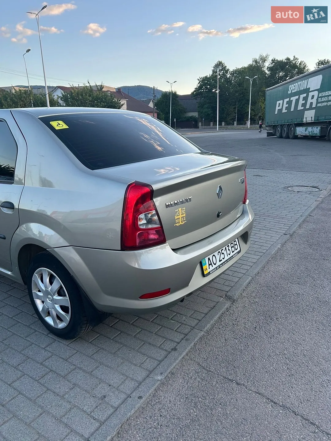 2010 Renault Logan - мініатюра 8