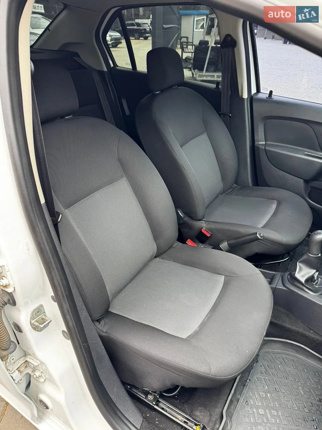 2014 Renault Logan - мініатюра 38