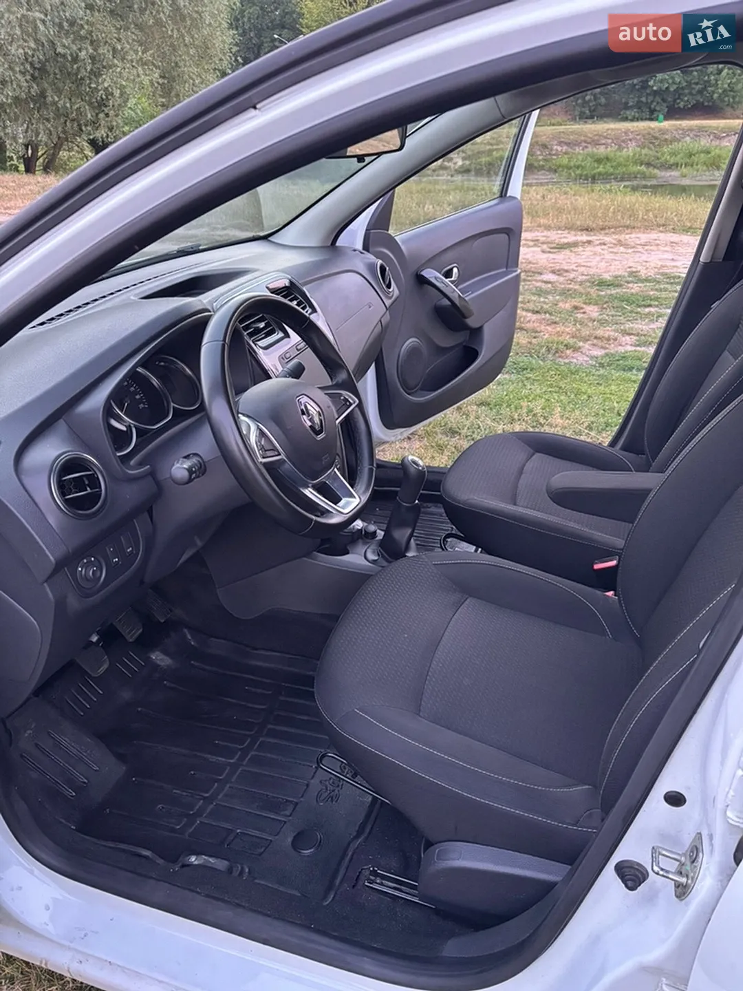 2019 Renault Logan - мініатюра 10