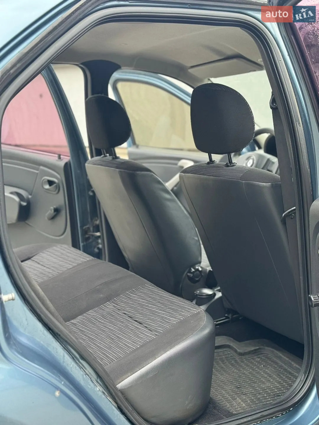2011 Renault Logan - мініатюра 21