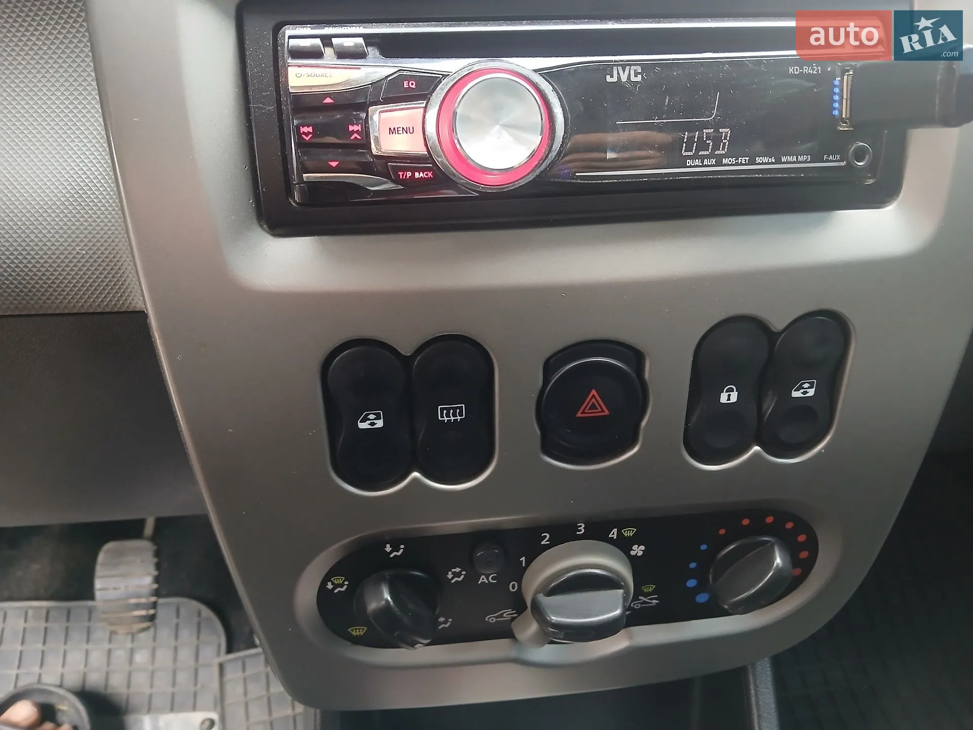 2011 Renault Logan - мініатюра 7