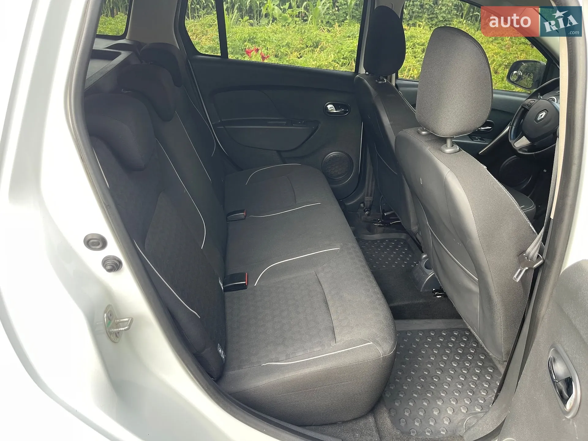 2015 Renault Logan - мініатюра 11