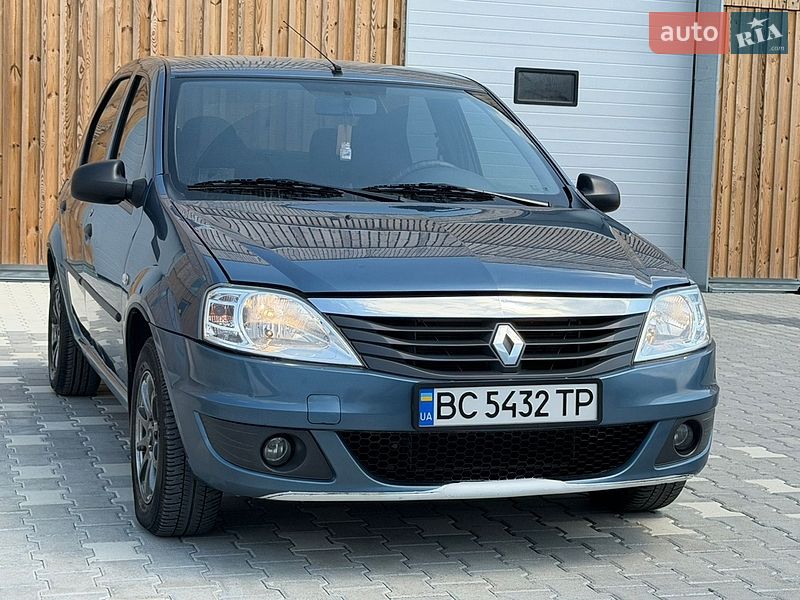 Седан Renault Logan 2011 в Львові