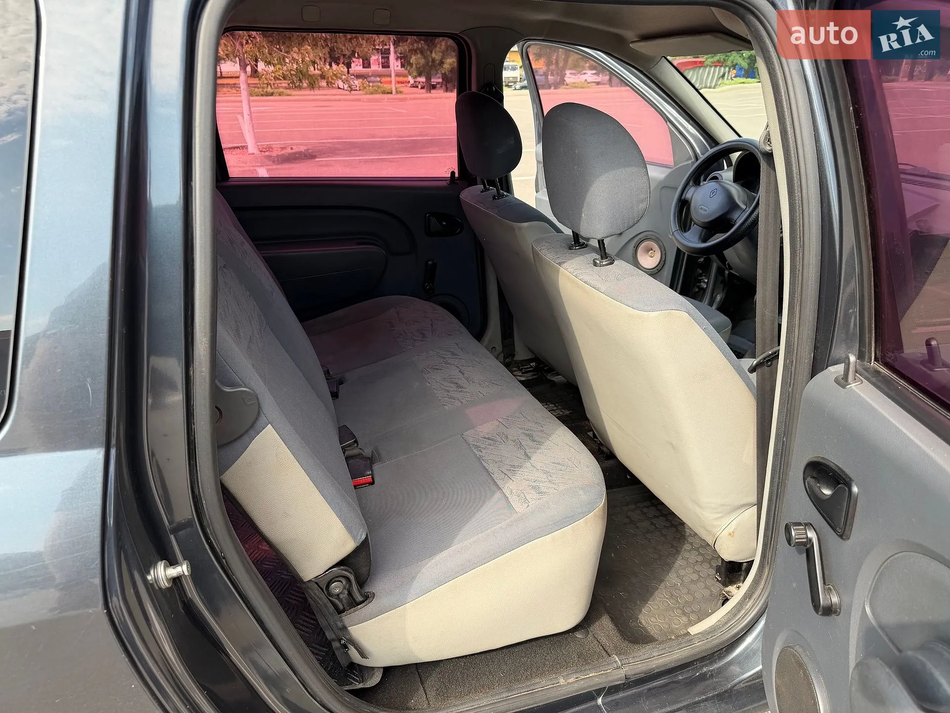 2011 Renault Logan - мініатюра 15