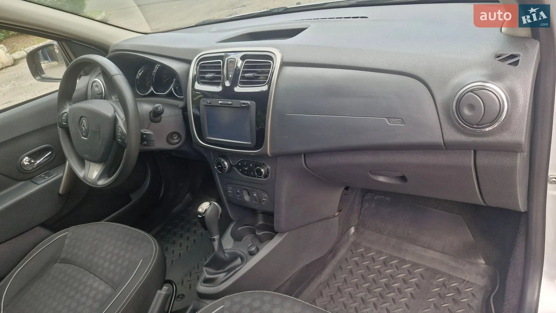 2015 Renault Logan - мініатюра 11