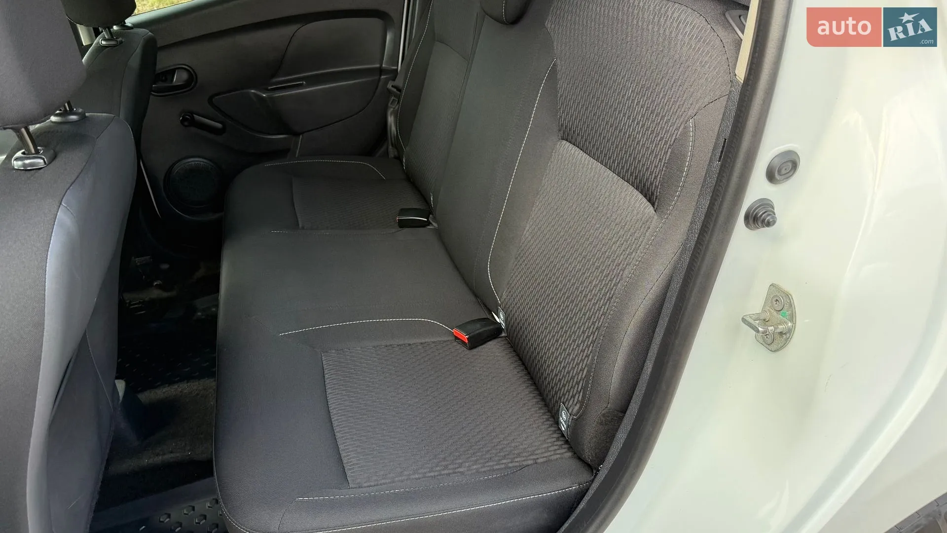 2019 Renault Logan - мініатюра 18