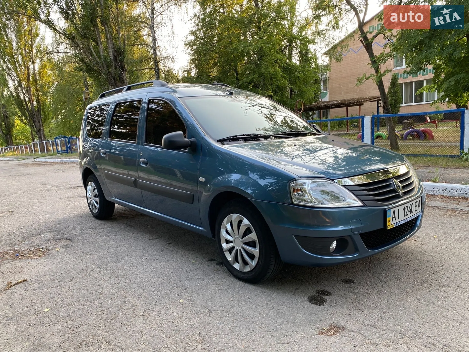 2012 Renault Logan - мініатюра 3