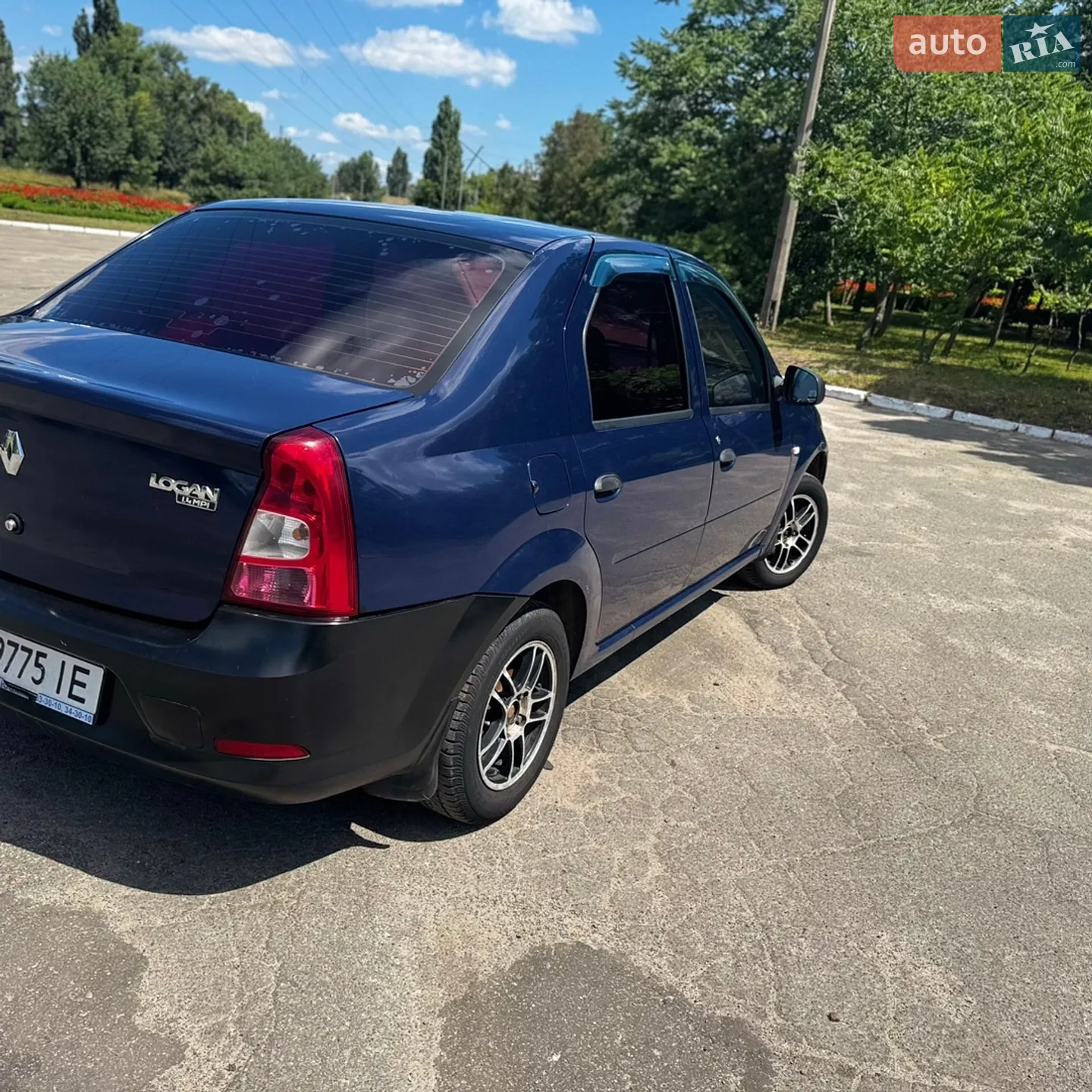 2011 Renault Logan - мініатюра 9