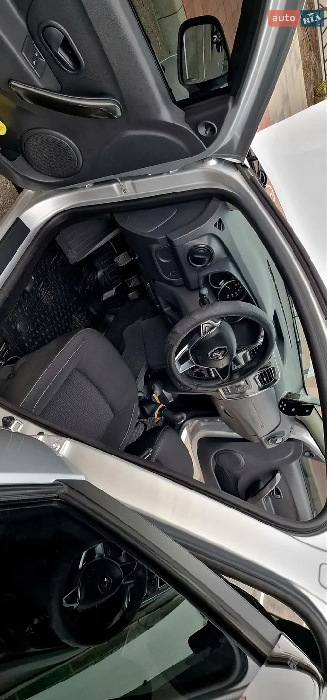 2017 Renault Logan - мініатюра 42