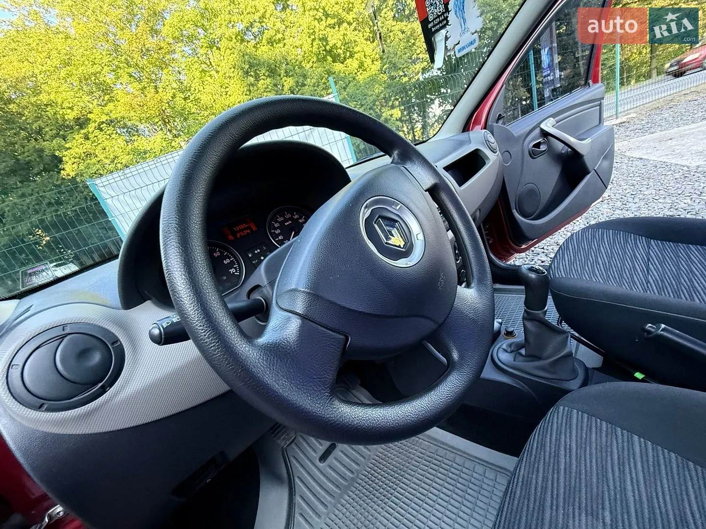 2011 Renault Logan - мініатюра 20