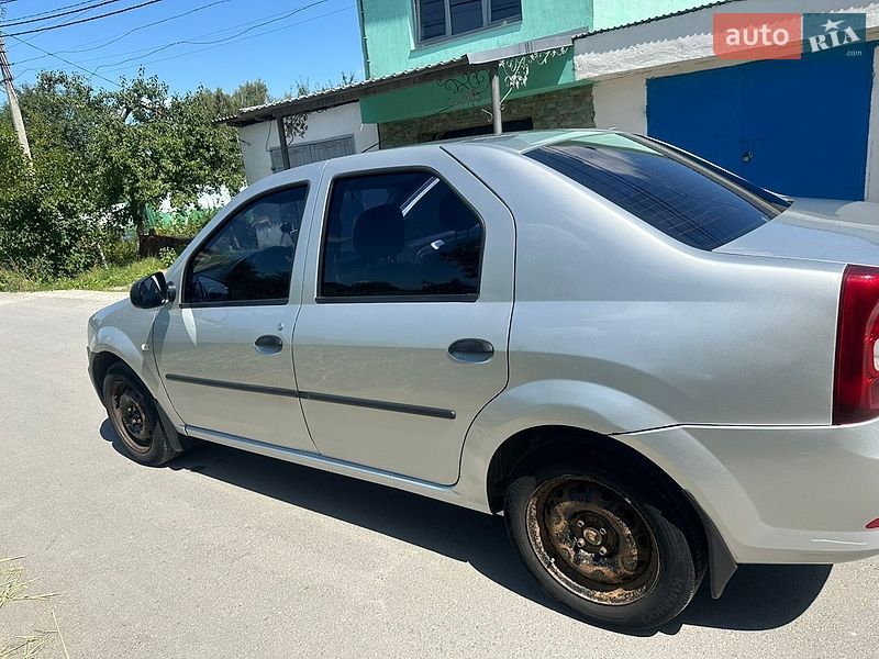 Седан Renault Logan 2012 в Тернополі
