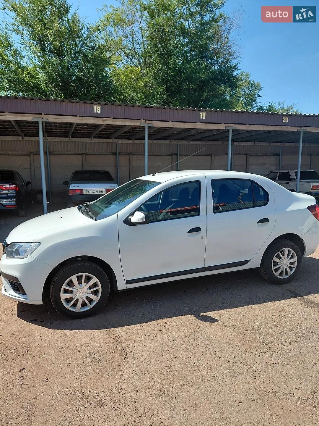 2020 Renault Logan - мініатюра 2